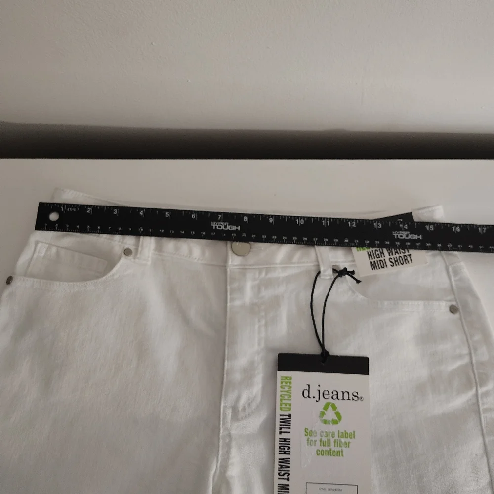 D. Jeans Women's Cream High Waist Shorts - Picture 6 of 9